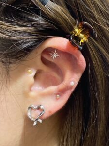 初！耳つぼジュエリーしてみました♪